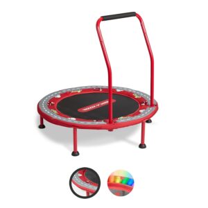 Radio Flyer 2-in-1-Kindertrampolin, rotes Minitrampolin für Kleinkinder im Alter von 3 bis 6 Jahren